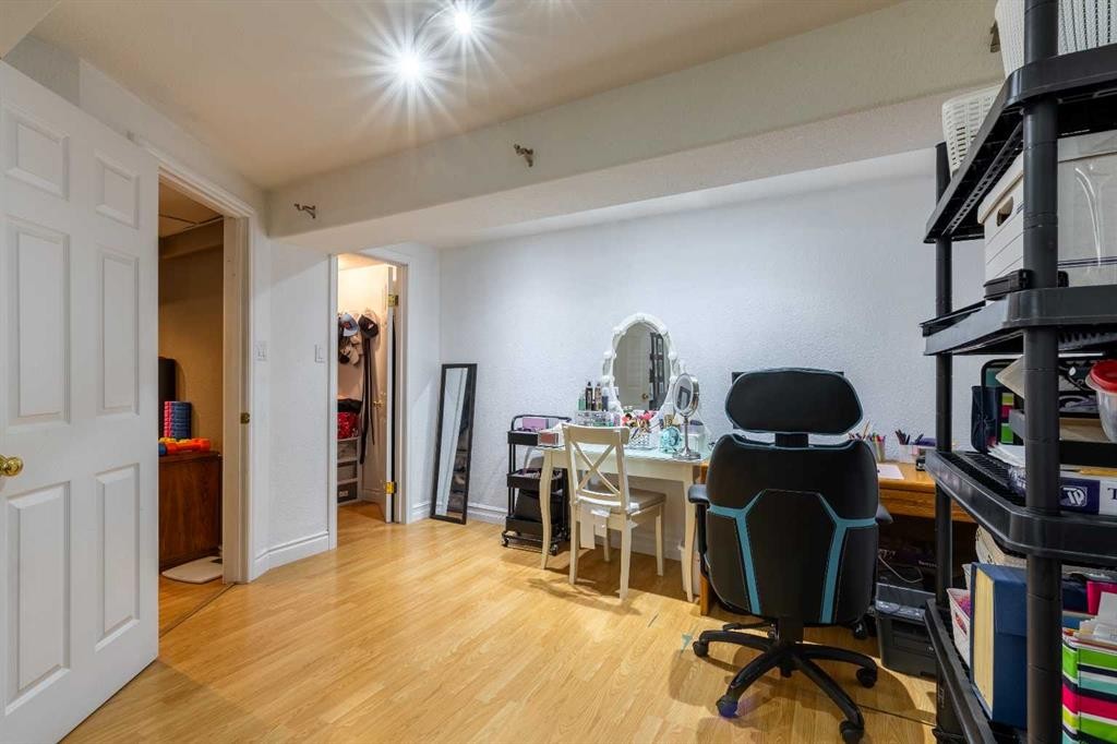 27 Laval Boulevard West, Lethbridge, AB - Indoor Photo Showing Office