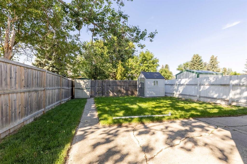27 Laval Boulevard West, Lethbridge, AB - Outdoor