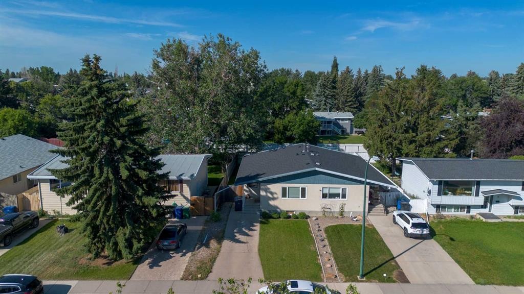 27 Laval Boulevard West, Lethbridge, AB - Outdoor With View