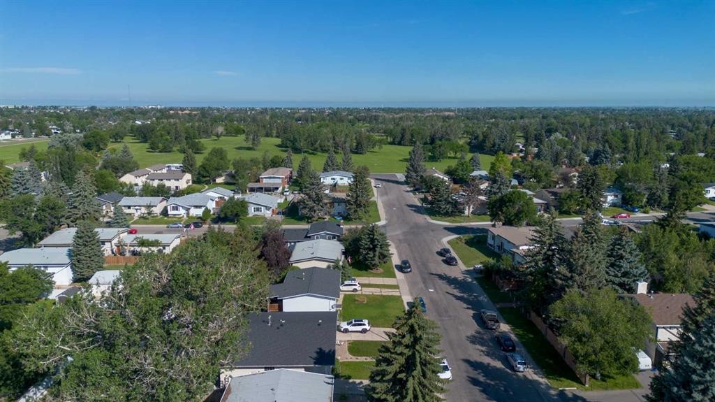 27 Laval Boulevard West, Lethbridge, AB - Outdoor With View