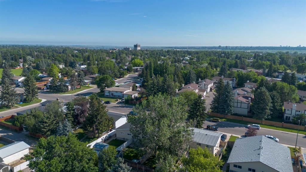 27 Laval Boulevard West, Lethbridge, AB - Outdoor With View