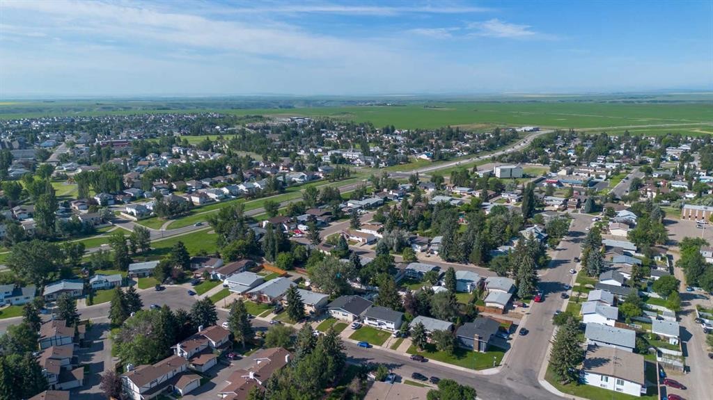 27 Laval Boulevard West, Lethbridge, AB - Outdoor With View