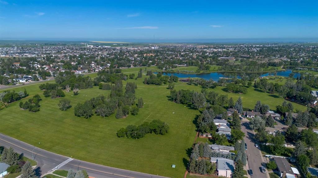 27 Laval Boulevard West, Lethbridge, AB - Outdoor With View