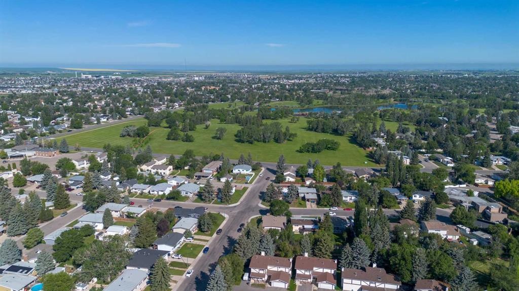 27 Laval Boulevard West, Lethbridge, AB - Outdoor With View