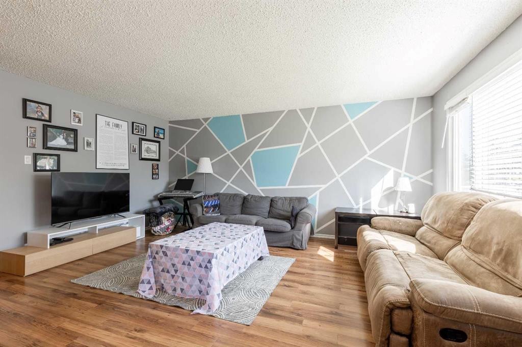 27 Laval Boulevard West, Lethbridge, AB - Indoor