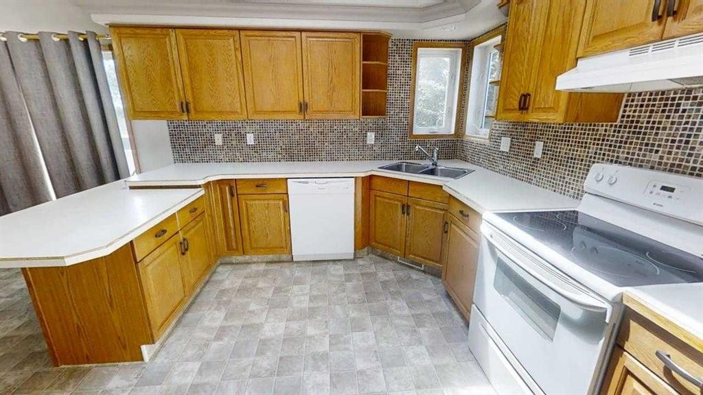 42 Mt Backus Crescent West, Lethbridge, AB