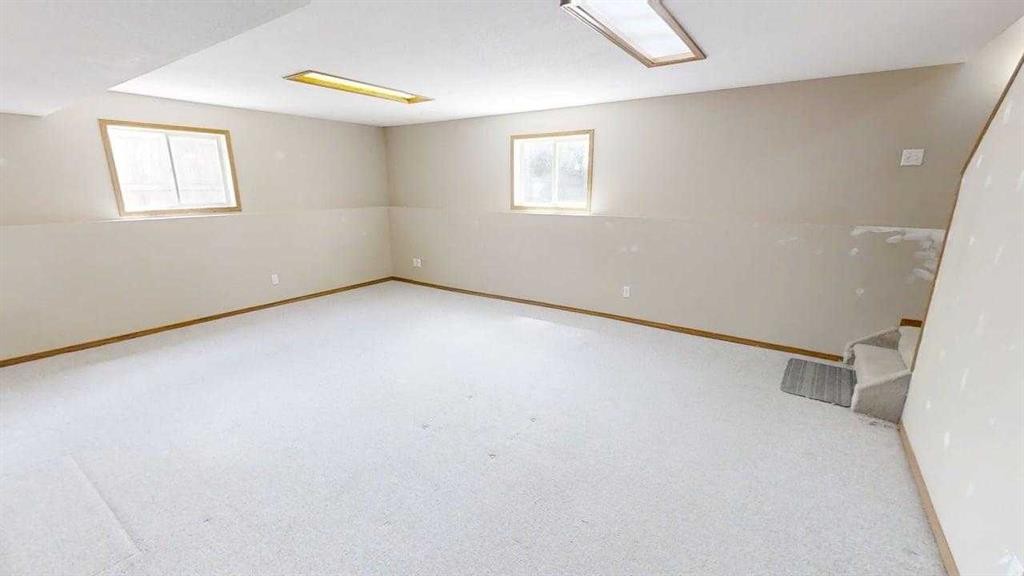 42 Mt Backus Crescent West, Lethbridge, AB