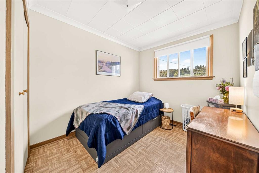 7826 22 Avenue, Coleman, AB - Indoor Photo Showing Bedroom