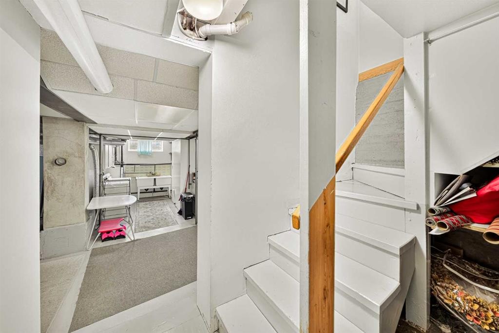 7826 22 Avenue, Coleman, AB - Indoor Photo Showing Other Room