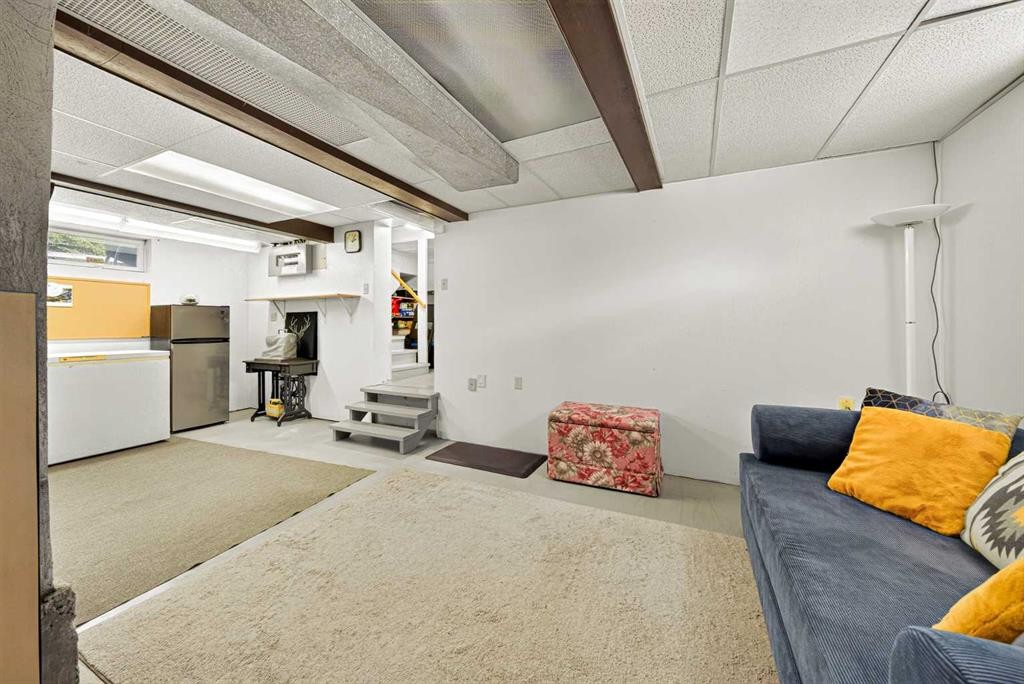 7826 22 Avenue, Coleman, AB - Indoor