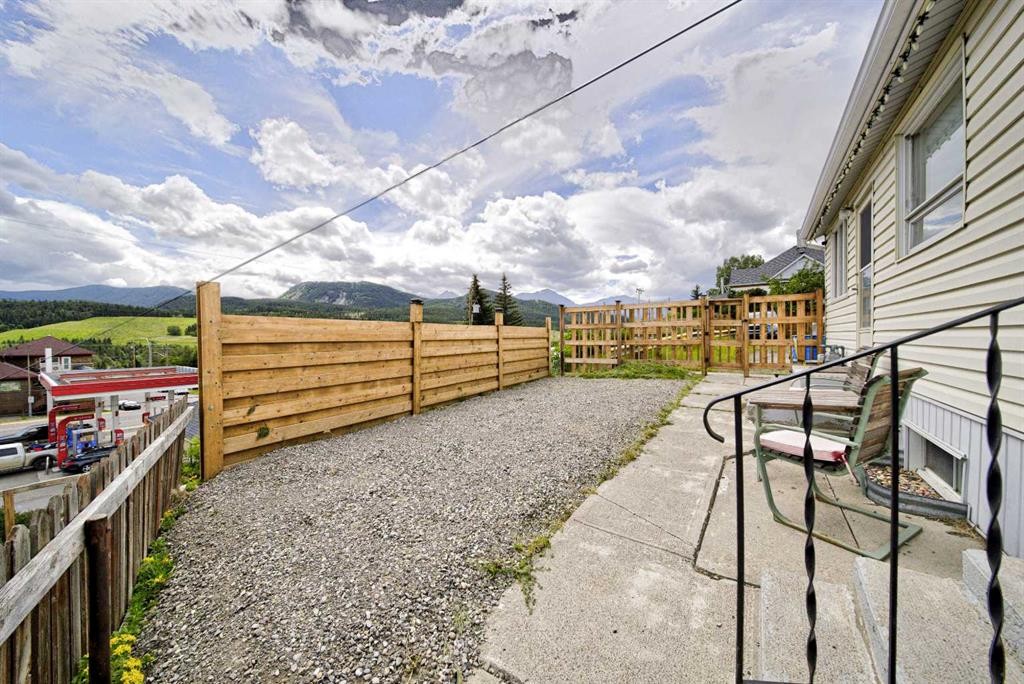 7826 22 Avenue, Coleman, AB - Outdoor