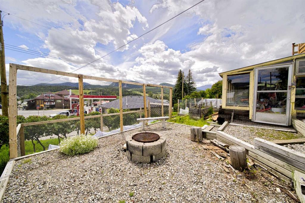 7826 22 Avenue, Coleman, AB - Outdoor