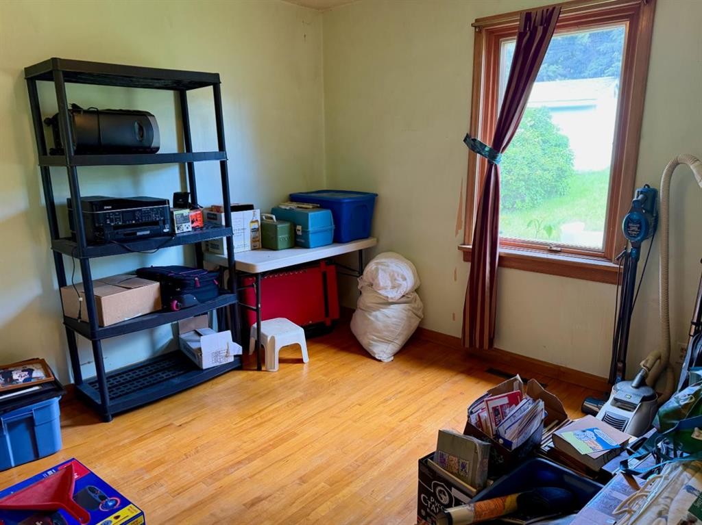 14825 21 Avenue South, Frank, AB - Indoor Photo Showing Other Room
