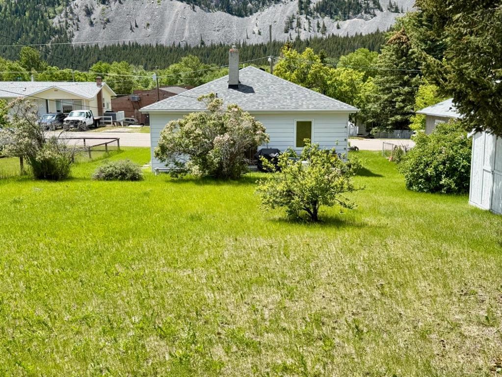 14825 21 Avenue South, Frank, AB - Outdoor