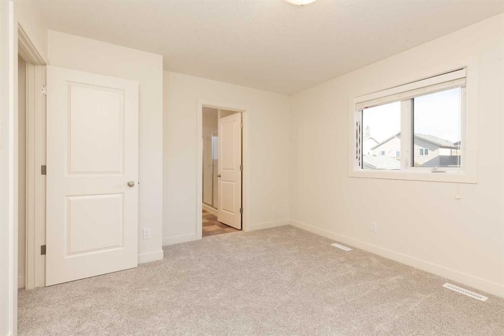 78 Sunridge Boulevard West, Lethbridge, AB