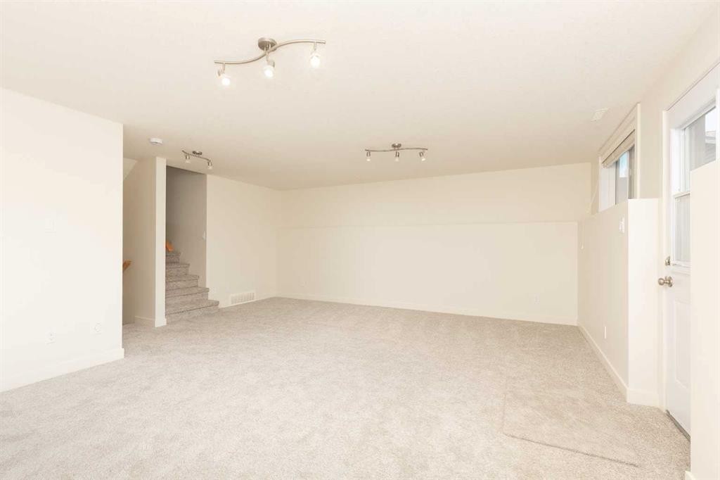 78 Sunridge Boulevard West, Lethbridge, AB