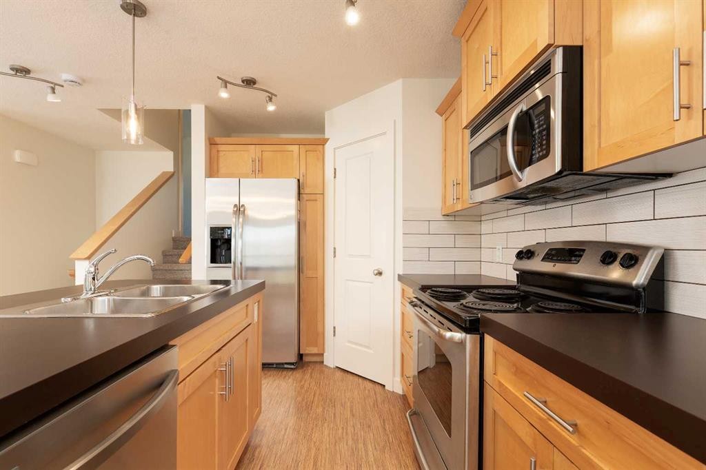 78 Sunridge Boulevard West, Lethbridge, AB