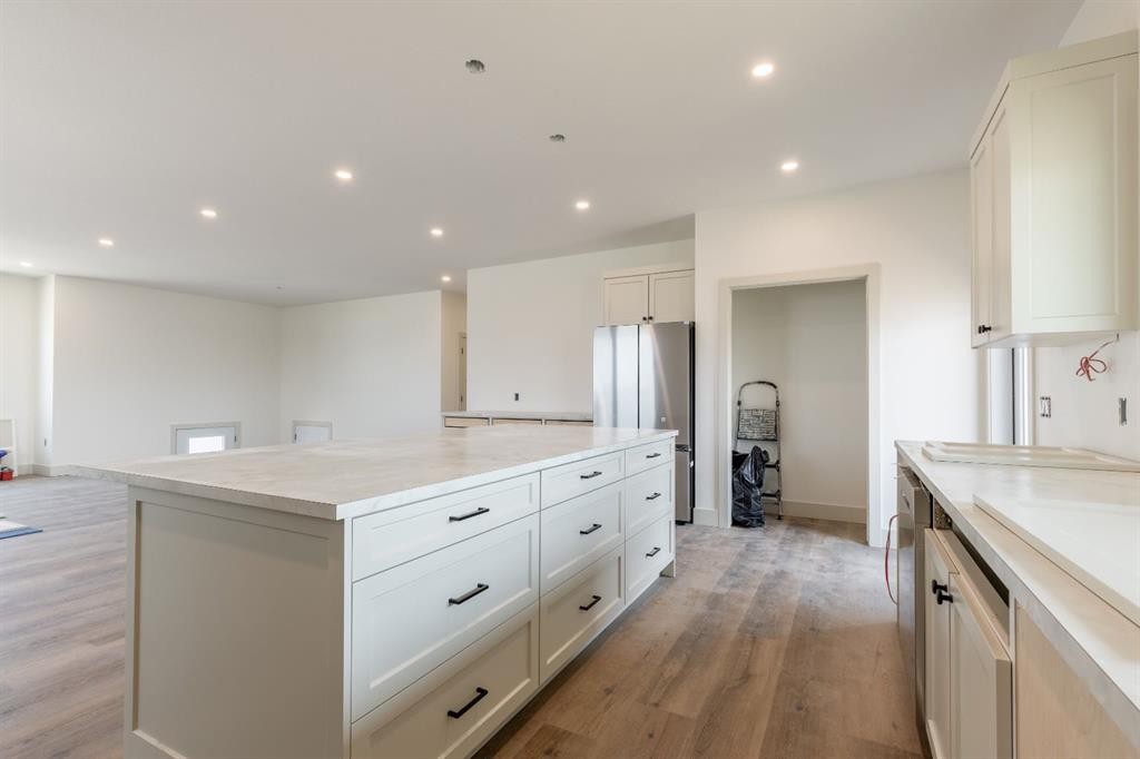 902 Willow Lane, Fort Macleod, AB - Indoor Photo Showing Kitchen