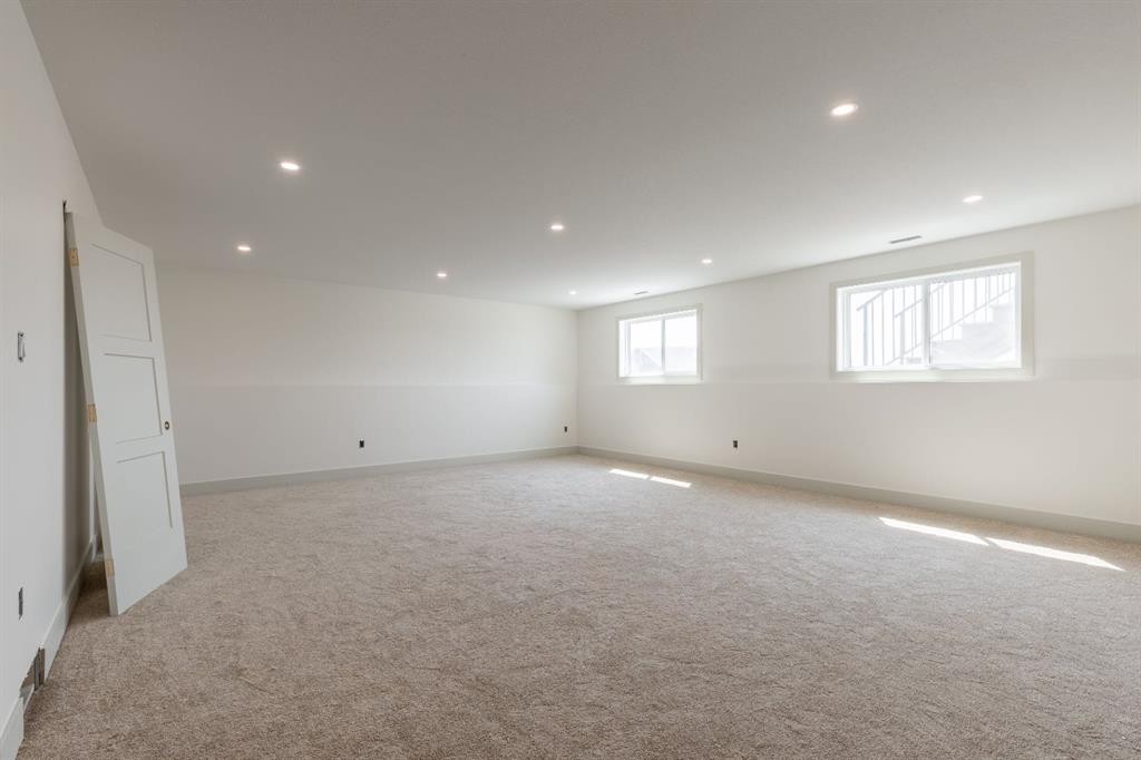 902 Willow Lane, Fort Macleod, AB - Indoor Photo Showing Other Room