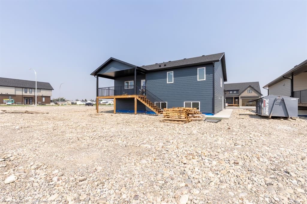 902 Willow Lane, Fort Macleod, AB - Outdoor