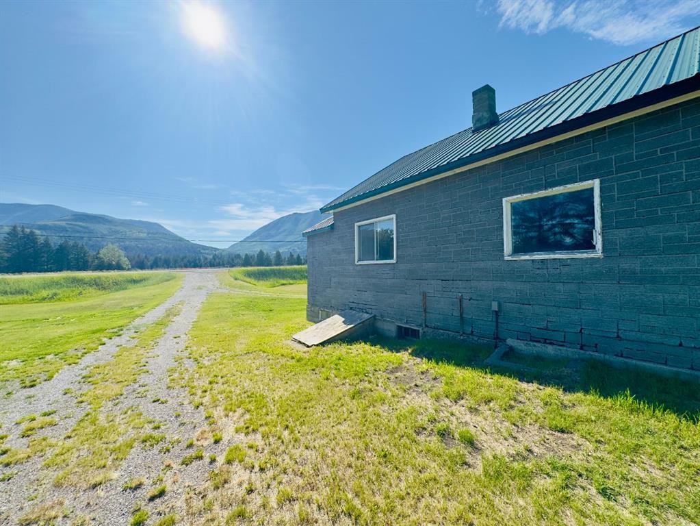 23005 27 Avenue, Bellevue, AB
