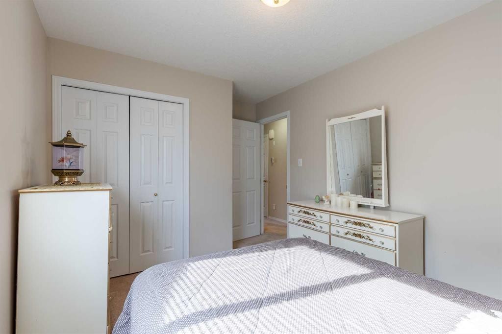 187 Cougar Way North, Lethbridge, AB