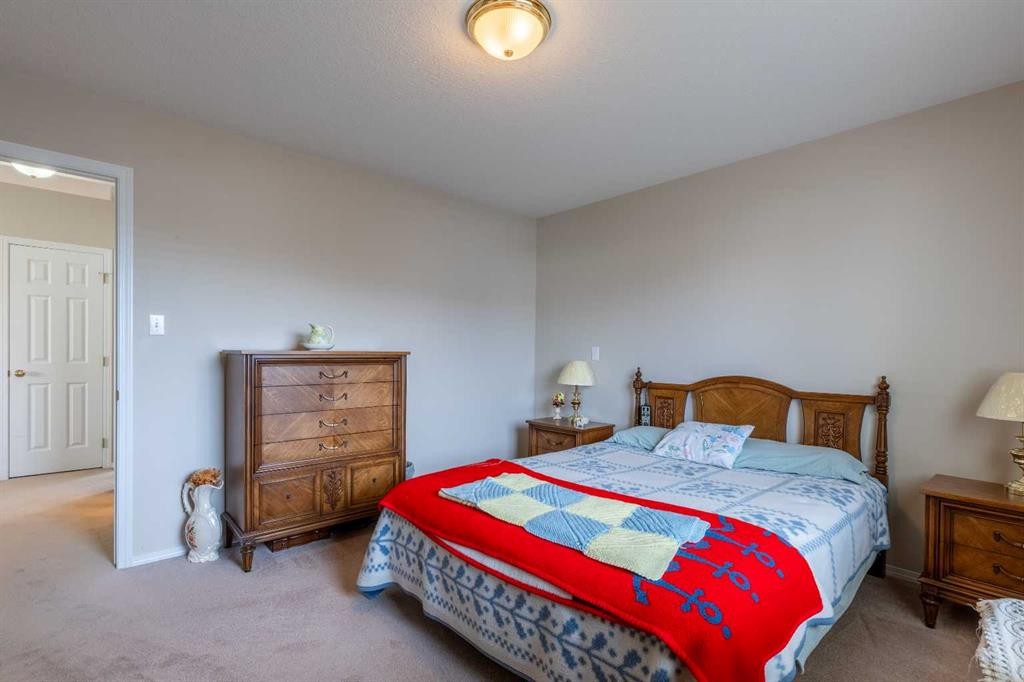 187 Cougar Way North, Lethbridge, AB
