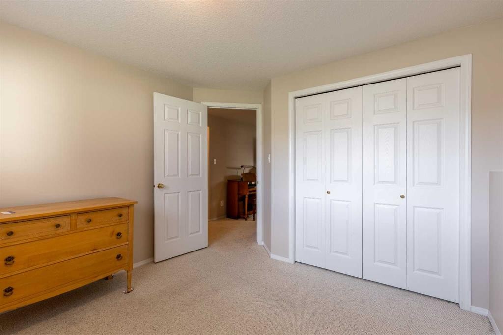 187 Cougar Way North, Lethbridge, AB
