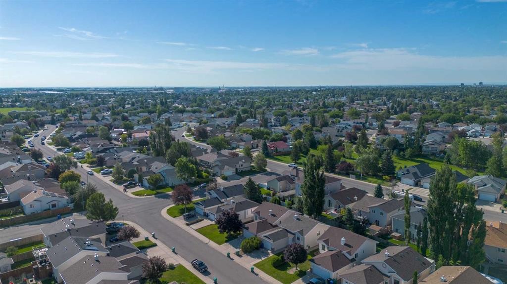 187 Cougar Way North, Lethbridge, AB