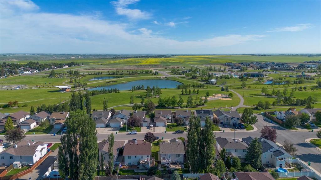 187 Cougar Way North, Lethbridge, AB