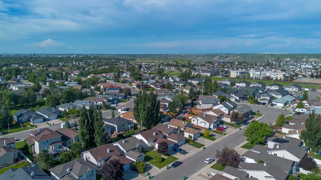 187 Cougar Way North, Lethbridge, AB