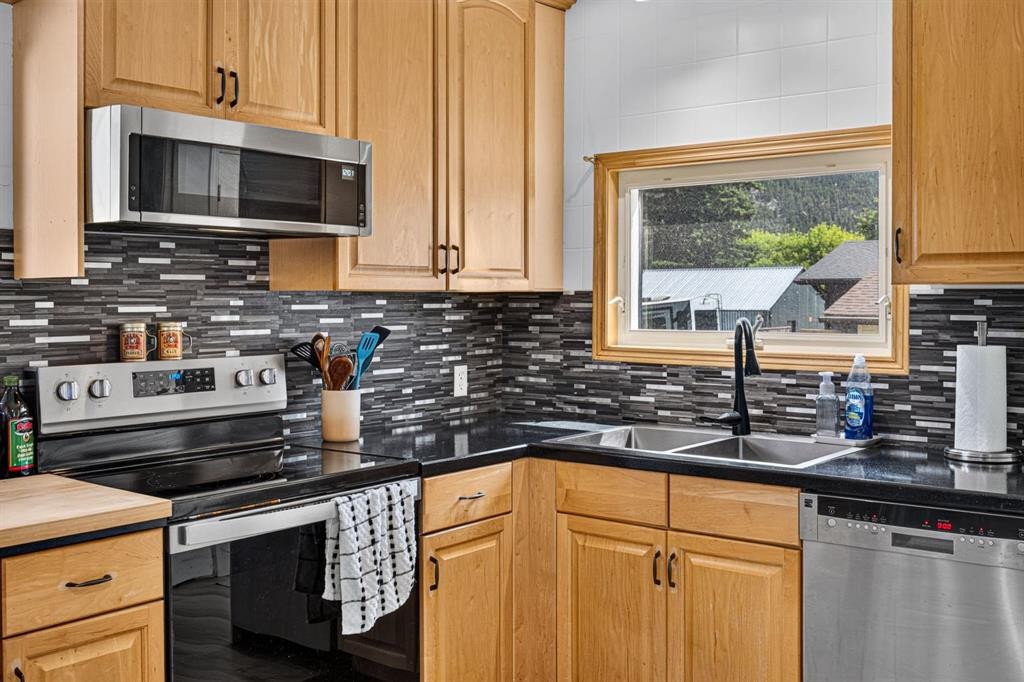 1809 129 Street, Blairmore, AB