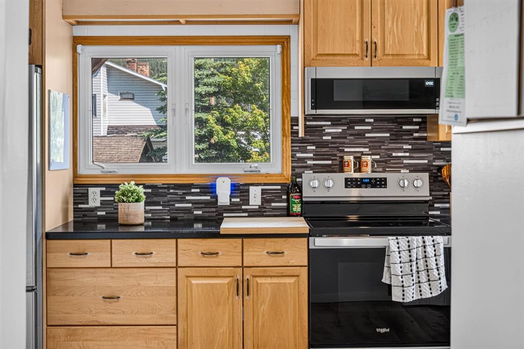 1809 129 Street, Blairmore, AB