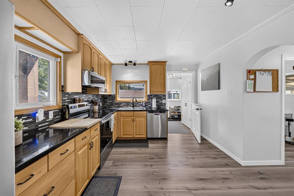 1809 129 Street, Blairmore, AB