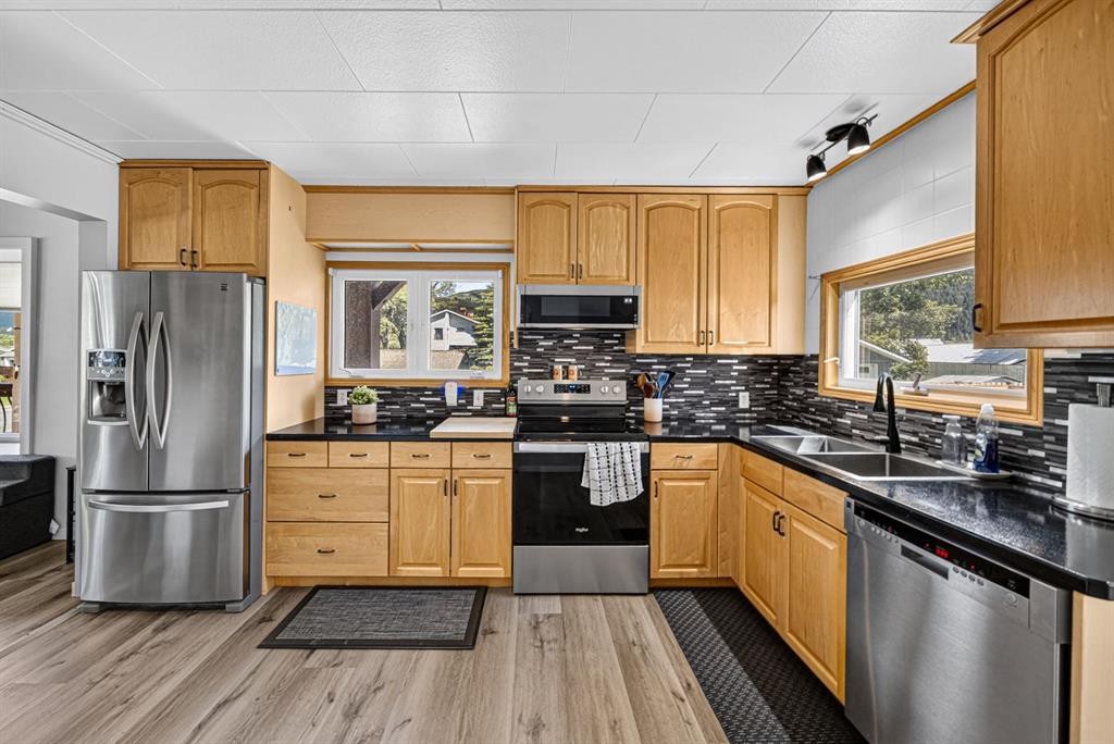 1809 129 Street, Blairmore, AB
