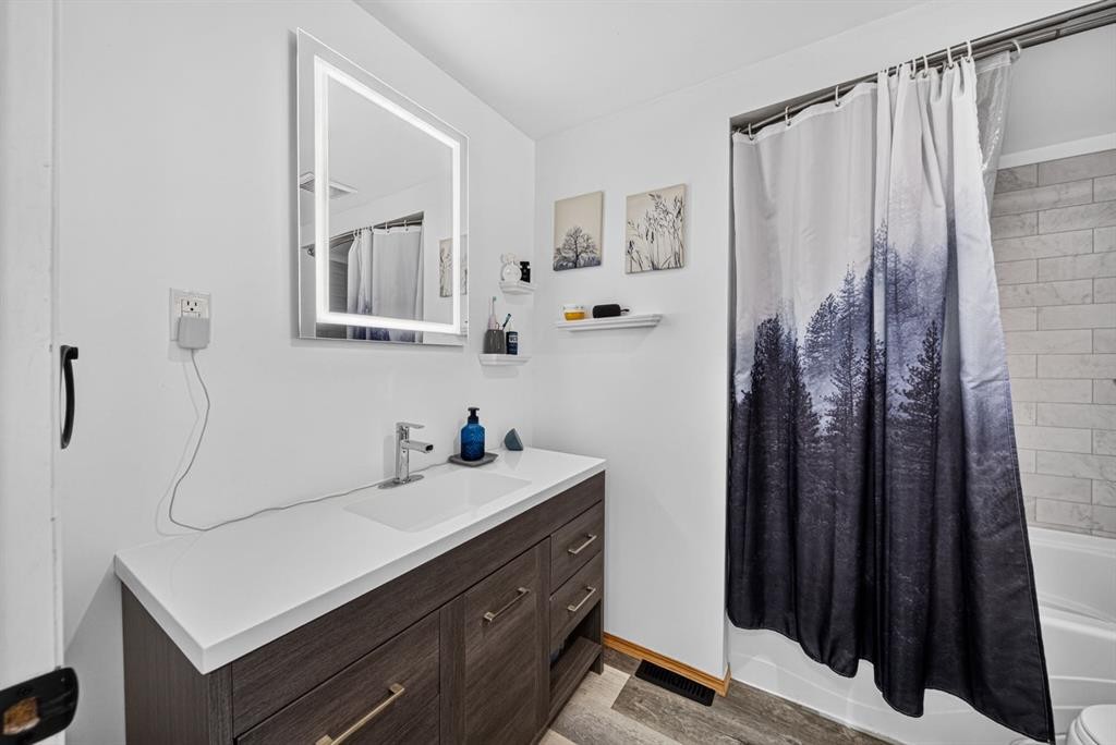 1809 129 Street, Blairmore, AB