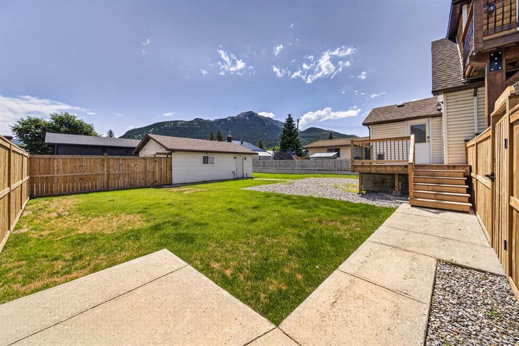 1809 129 Street, Blairmore, AB