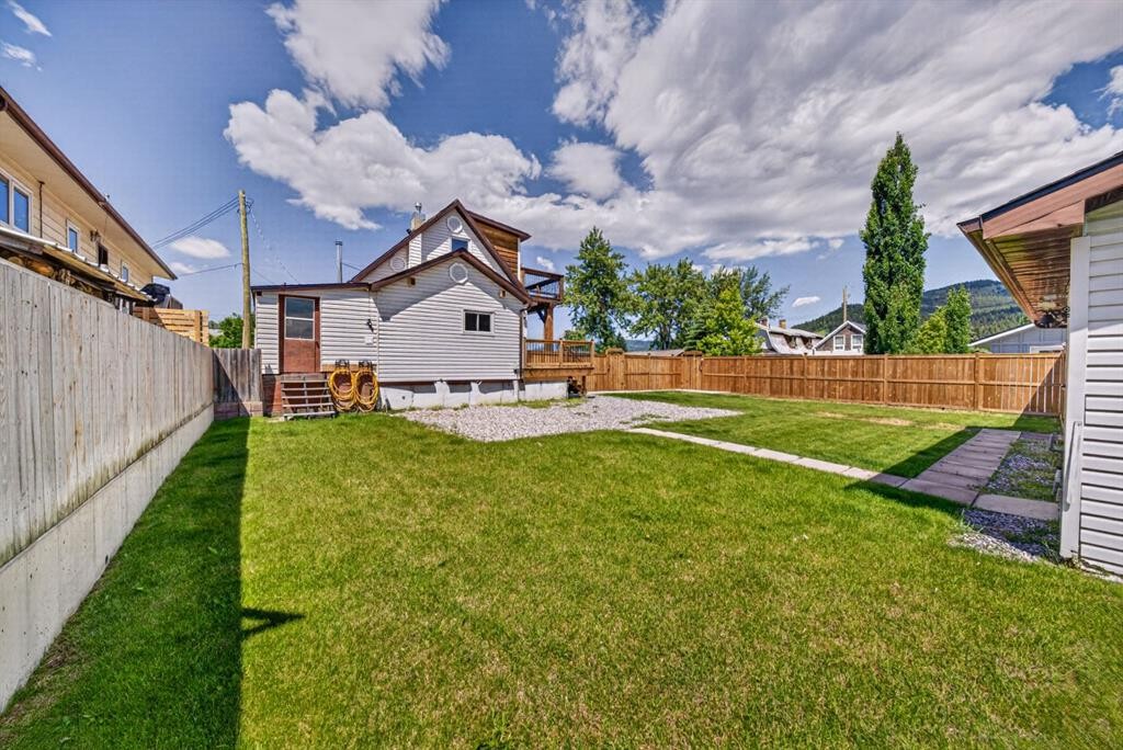 1809 129 Street, Blairmore, AB