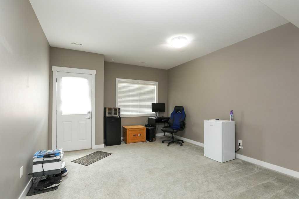 567 Moonlight Lane West, Lethbridge, AB - Indoor