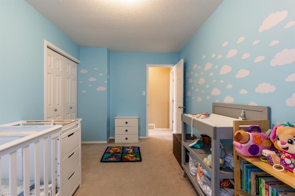 568 Heritage Boulevard West, Lethbridge, AB - Indoor
