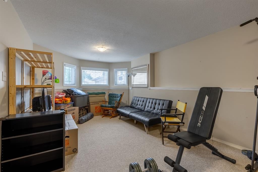 568 Heritage Boulevard West, Lethbridge, AB - Indoor