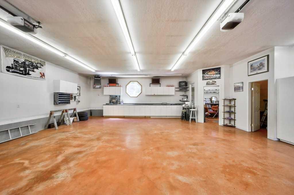 20541 25Th Avenue, Bellevue, AB - Indoor Photo Showing Other Room