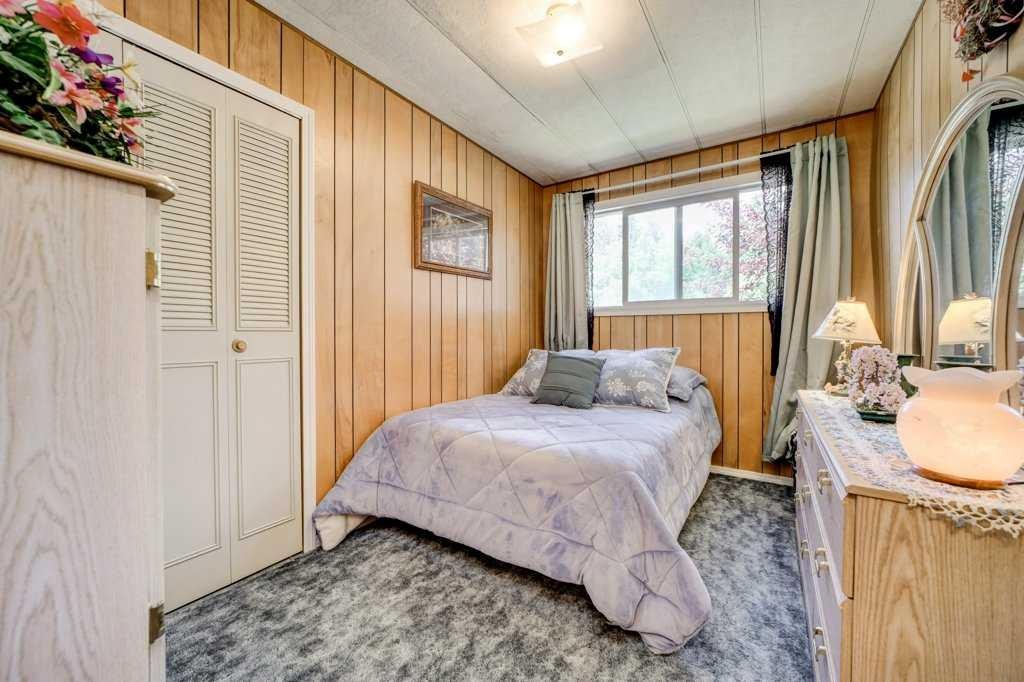 20541 25Th Avenue, Bellevue, AB - Indoor Photo Showing Bedroom