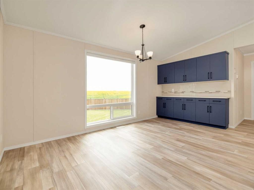 2037 Sunflower Crescent, Coaldale, AB - Indoor Photo Showing Other Room