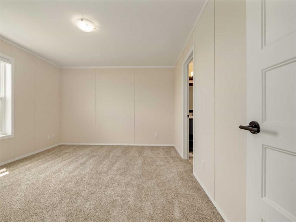2037 Sunflower Crescent, Coaldale, AB - Indoor Photo Showing Other Room
