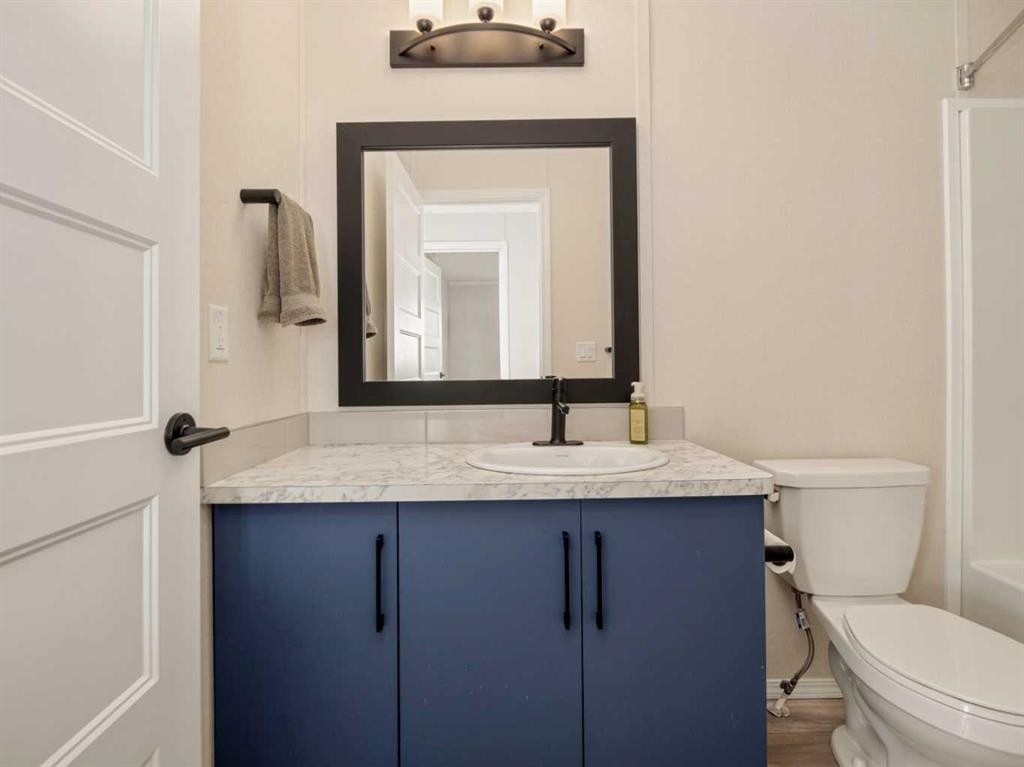 2037 Sunflower Crescent, Coaldale, AB - Indoor Photo Showing Bathroom