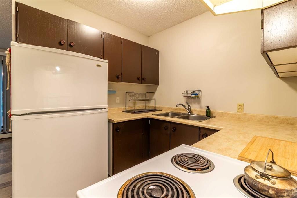 14-3440 23Rd Ave South, Lethbridge, AB