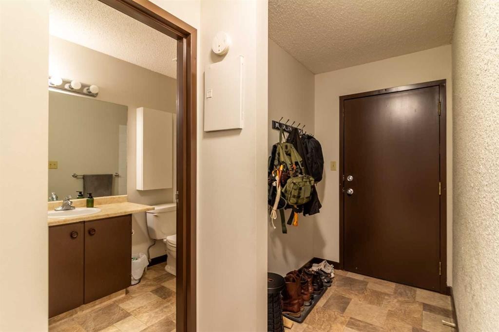 14-3440 23Rd Ave South, Lethbridge, AB