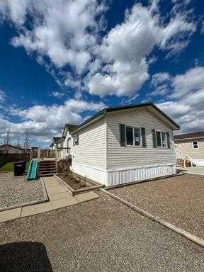 305 Rodeo Drive, Fort Macleod, AB