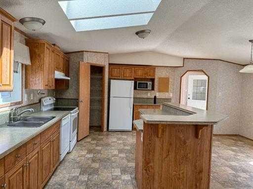 305 Rodeo Drive, Fort Macleod, AB